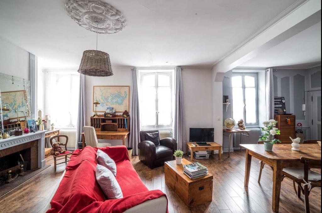 Appartement De Charme Coeur Historique Parking Prive 瓦讷 外观 照片